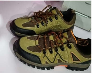 Outdoor Hiking Waterproof Non-slip Low-cut Hiking Shoes (Option: Khaki-41)